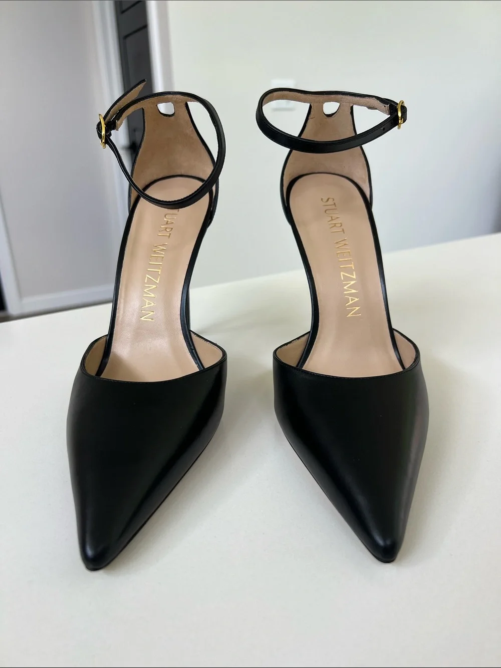 Stuart Weitzman 100 strap black leather pointed toe pumps heels 10